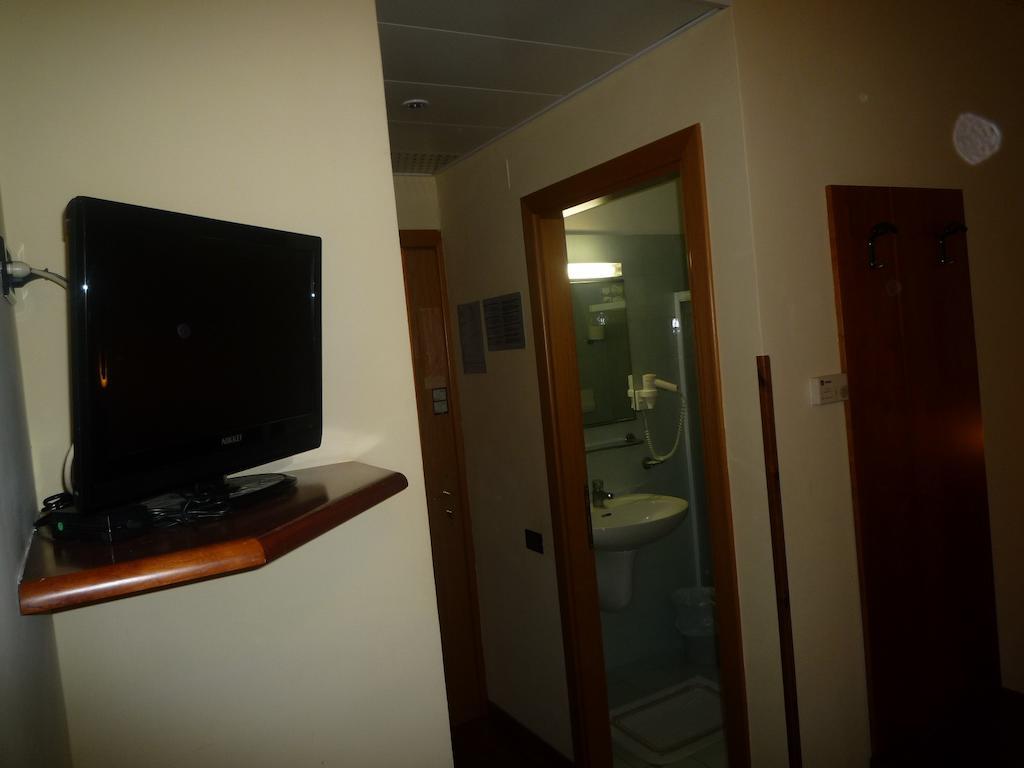 La Cerquetta Hotel Trevi Phòng bức ảnh