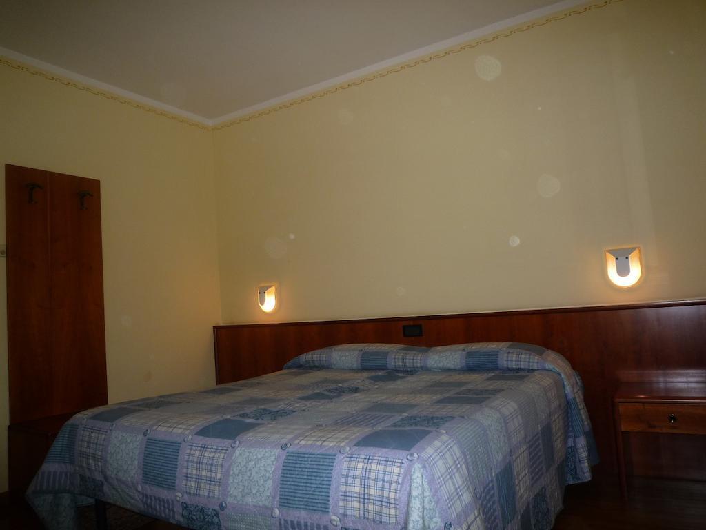 La Cerquetta Hotel Trevi Phòng bức ảnh